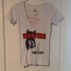 Hooters White and Orange Short Sleeve Tee